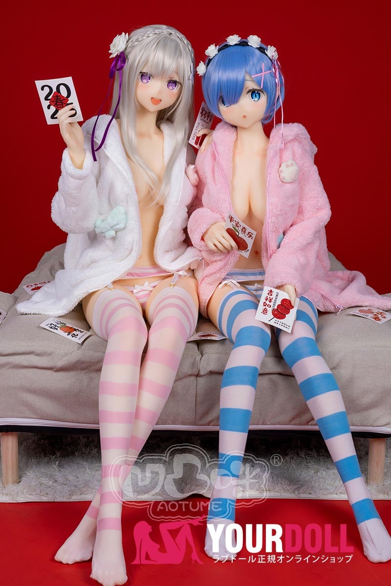 Aotume Doll #125 エミリア 155cm ギャラリー画像 6：クローズアップ。#125 エミリア ヘッドの大きな瞳・銀髪・整ったまつ毛などアニメ二次元寄りの精細な造形が確認できるカットです。
