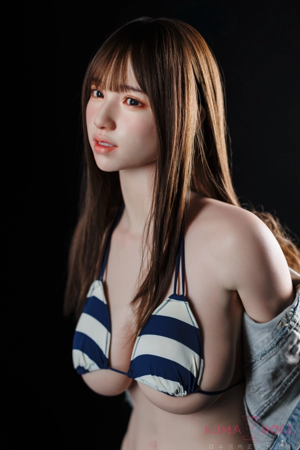 GRACE OF FANREAL 奈央 168cm Fカップ ビキニ仕様 ギャラリー画像 5：ビキニ仕様のフルシリコンクローズアップです。FANREAL の Real Skin Texture Technology による3Dスキャン皮膚再現と、可動眼球のリアルな視線が、お洒落系大学生コンセプトを最も体現する1枚です。