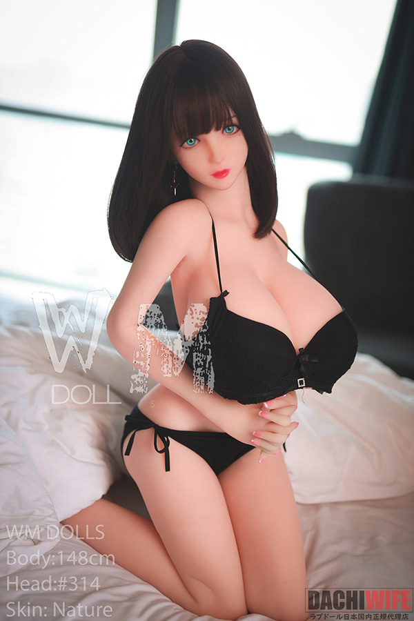 WM Doll #314 148cm Lカップ ギャラリー画像 5：横向きのポーズ。TPE素材ならではの柔らかいラインと、Lカップの自然な揺れが感じられます。