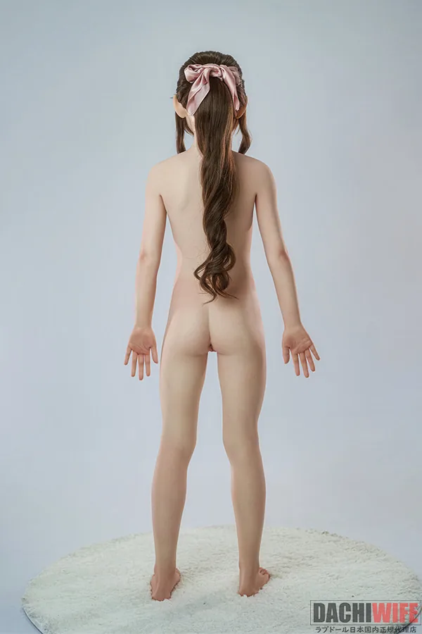 AXB Doll #2 142cm バスト平 ハロウィン限定 ギャラリー画像 3:バスト平のバストカットです。AXB Doll の主流「バスト平」と 142cm の大柄ロリ × JK寄りサイズの組み合わせが確認できるカットです。