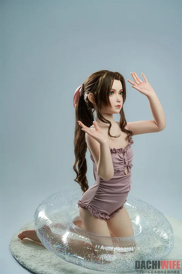 AXB Doll #2 142cm バスト平 ハロウィン限定 ギャラリー画像 7:142cm バスト平 ボディの背面ライン確認カットです。腰からヒップにかけてのライン、AXB Doll の TPE ボディ部分の質感、142cm の JK 寄りサイズバランスが伝わる画像です。