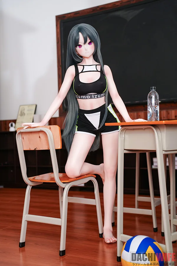 MOZU DOLL 神崎桜花 150cm Cカップ ギャラリー画像 8:150cm × Cカップ × ビニール+TPEのポーズカットです。神崎桜花 の2.5次元アニメ表情と、MOZU DOLL 最大級モデルとしての全体バランスが伝わる1枚です。