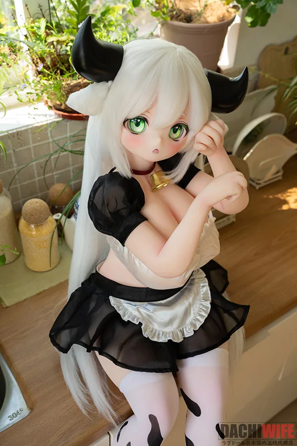 MOZU DOLL 図図 121cm SSR級 ギャラリー画像 8:121cm × SSR級 ソフトビニールのポーズカットです。図図 の2.5次元アニメ表情と、MOZU DOLL 中柄ロリ枠モデルとしての全体バランスが伝わる1枚です。