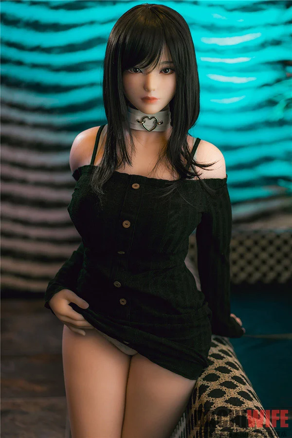SilikoDoll J2 150cm Fカップ ギャラリー画像 7:150cm Fカップ ボディの背面ライン確認カットです。フルシリコン製ボディのライン、150cm 中柄サイズの存在感が伝わる画像です。